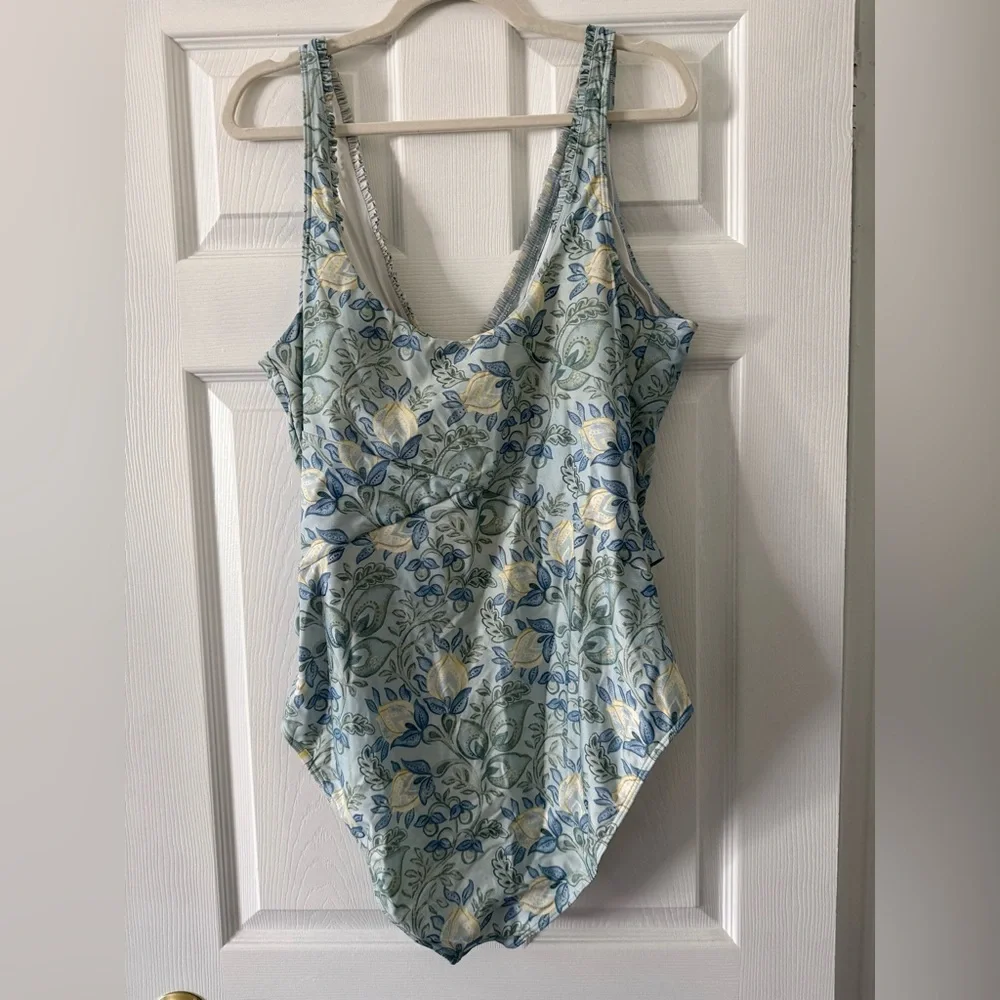 Summersalt Size 22 Wrap One Piece Floral Swimsuit ๐ - Picture 5 of 8